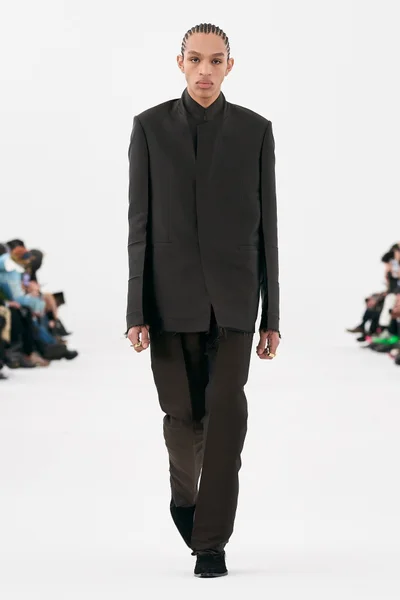 Look 25